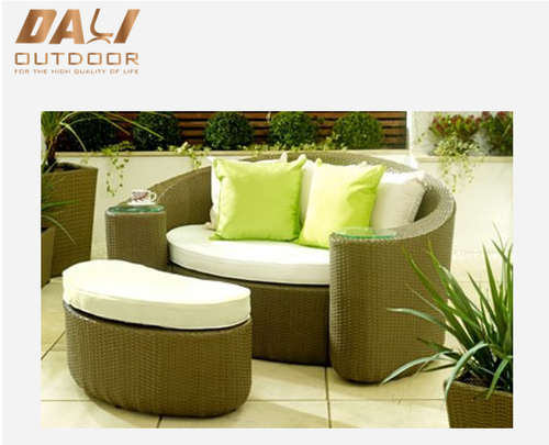 High Quality Outdoor Rattan Wikcer Chaise Lounge Round Sunbed Beach Sun Loungers 